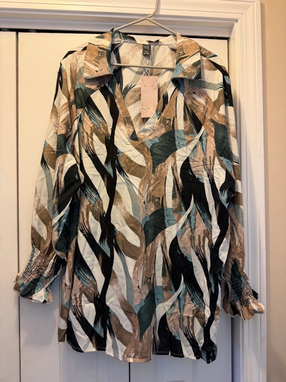 Emery Rose Abstract Wave Print Long Sleeve Blouse in Teal, Tan & Black